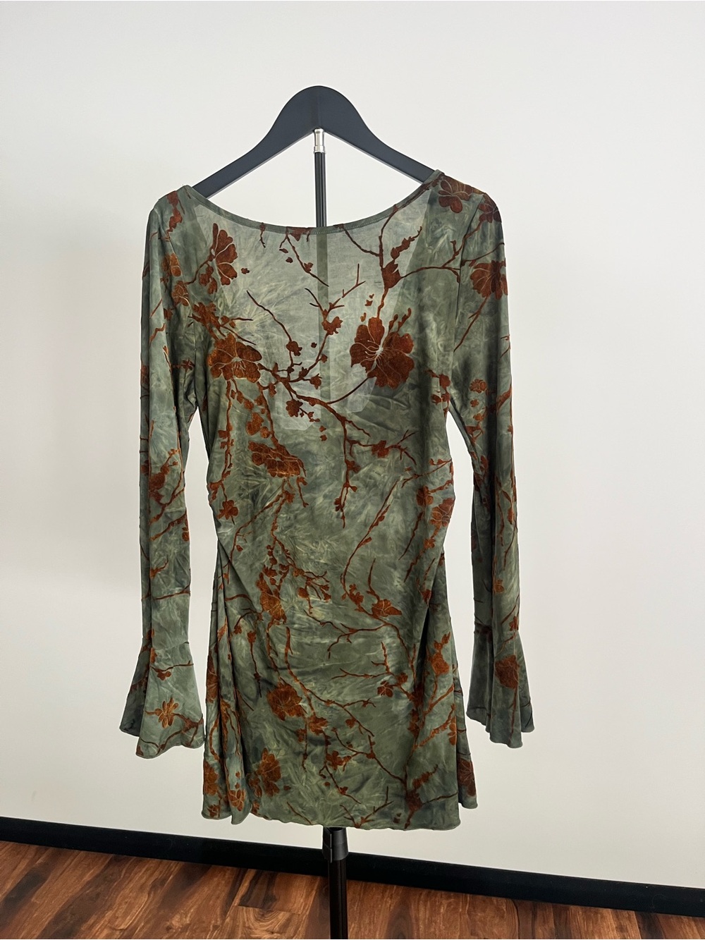 Green Floral Velvet Long-Sleeve Dress